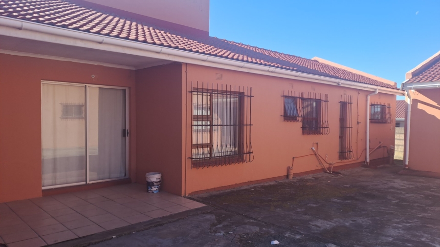 4 Bedroom Property for Sale in Mdantsane Nu 17 Eastern Cape